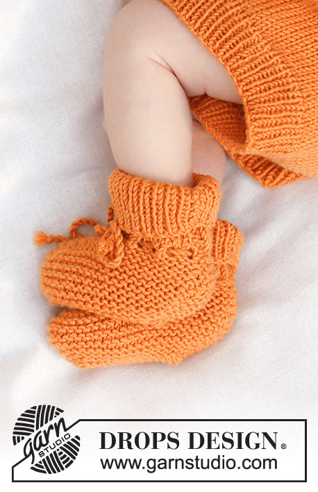 Orange Muffin Slippers / DROPS Baby 45-20 - Knitted slippers for baby In DROPS BabyMerino. Piece is knitted top down in garter stitch. Size 0 - 4 years