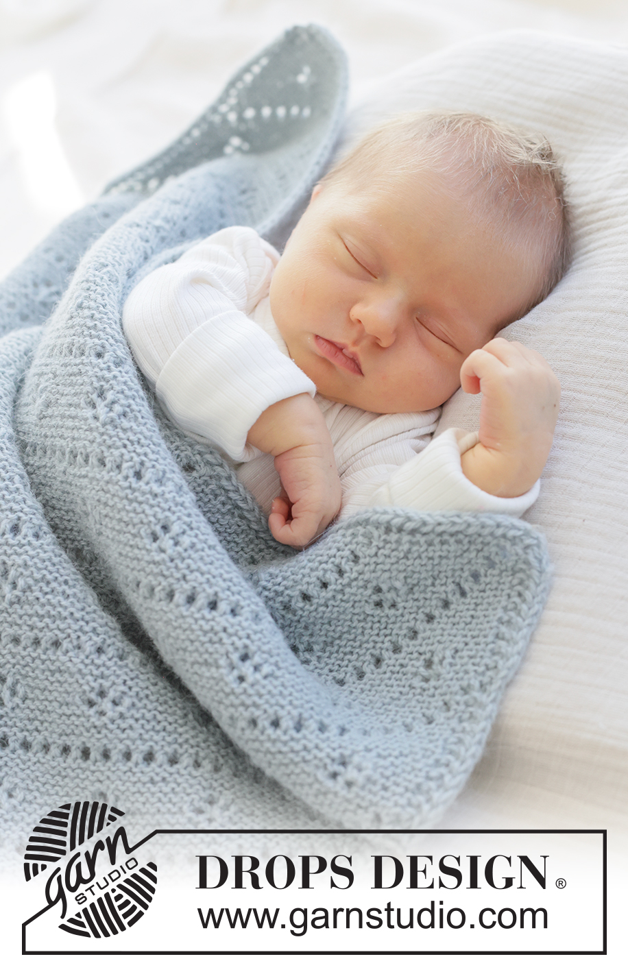 Misty Lace Blanket / DROPS Baby 51-5 - Kötött takaró babáknak, DROPS Alpaca fonalból, A darabot lustakötéssel kötjük, oda-vissza haladva, az egyik sarkától a másik sarkáig csipkemintával, lustakötéssel és zsinórkötéssel.