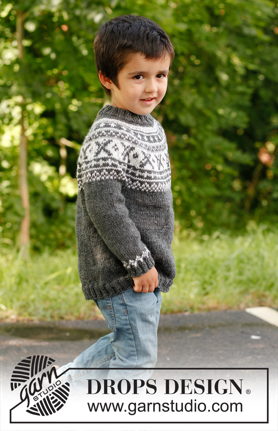 David / DROPS Children 22-15 - Stickad tröja i DROPS Karisma eller Merino Extra Fine stickad uppifrån och ner med runt ok och nordiskt mönster. Till barn stl 3 – 12 år
