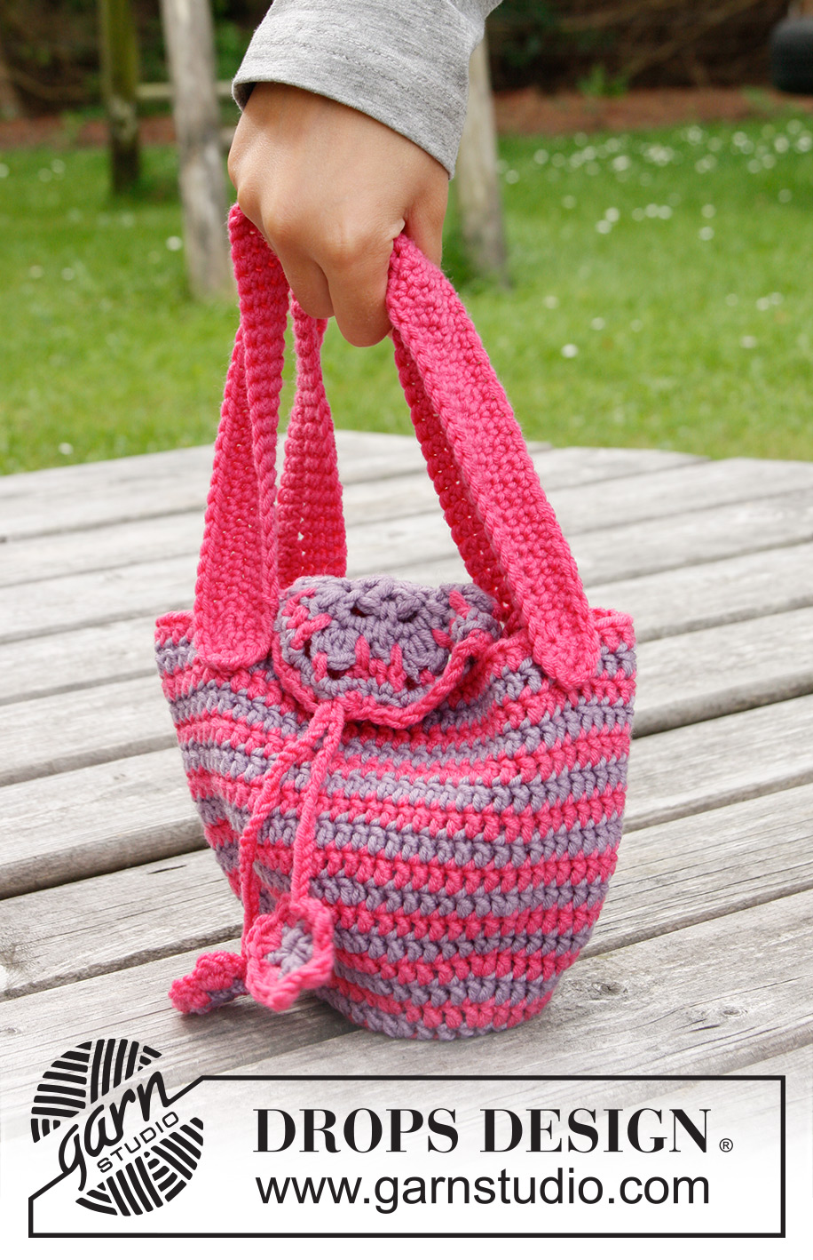 Flower Carrier / DROPS Children 22-28 - Crochet DROPS bag with flowers in ”Karisma”.