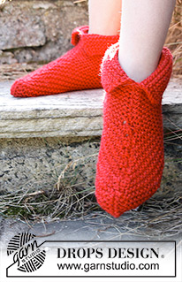 Snuggles / DROPS Children 22-30 - Knitted DROPS slippers in garter st in Alaska. 