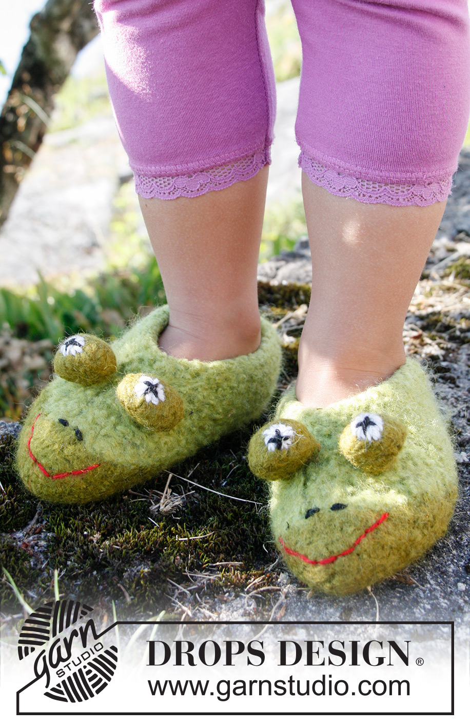 Kermit / DROPS Children 22-6 - Knitted and felted frog slippers for children in DROPS Snow.