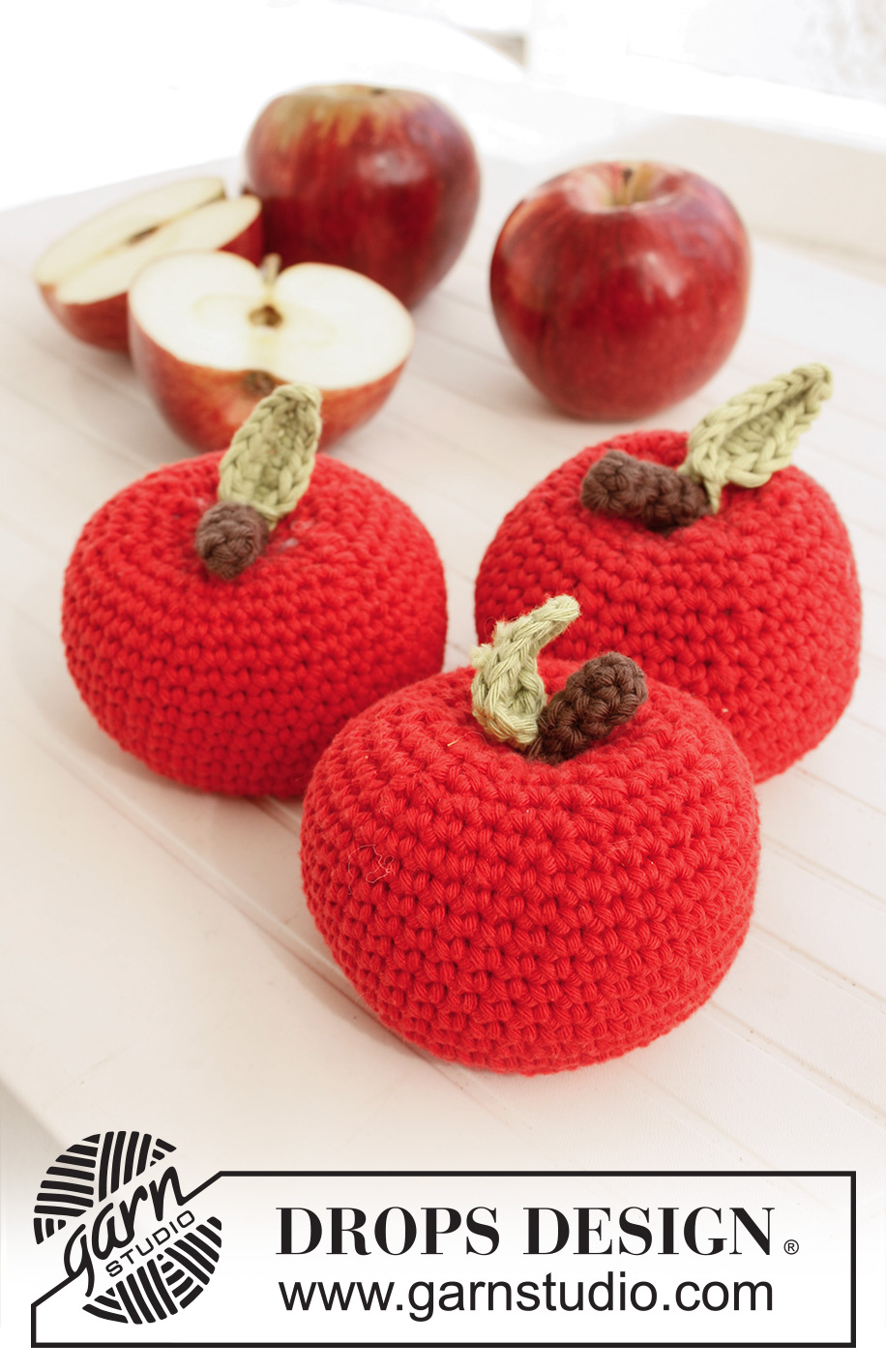 Ambrosia / DROPS Children 23-60 - Crochet toy apple in DROPS Paris.