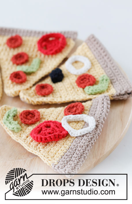 Pizza Party / DROPS Children 24-44 - Crochet pizza with toppings in DROPS Paris