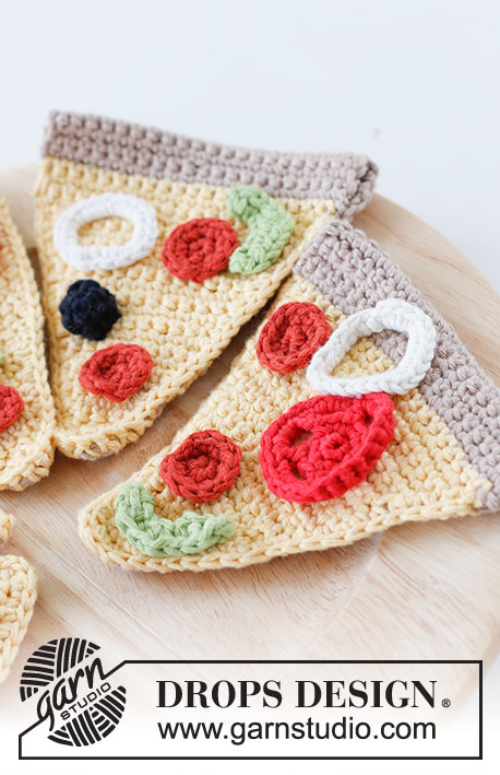 Pizza Party / DROPS Children 24-44 - Crochet pizza with toppings in DROPS Paris