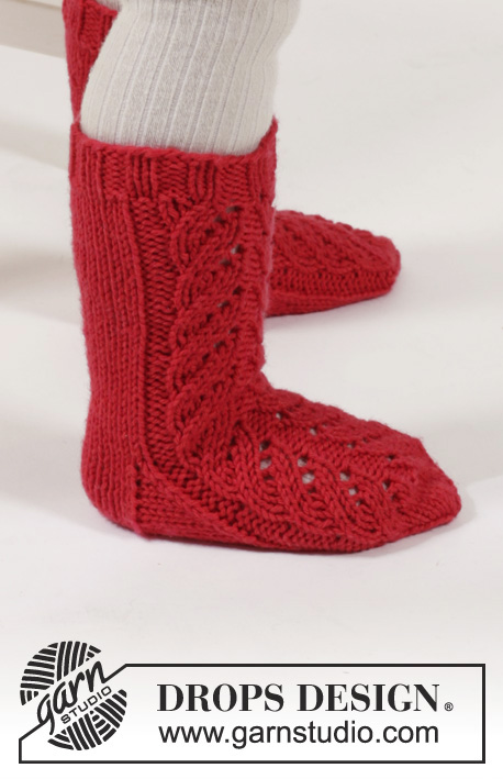 Petit Lutin / DROPS Children 26-17 - Set of knitted baby jumpsuit, socks and bonnet / Santa hat in DROPS Cotton Merino. Size 1-18 months