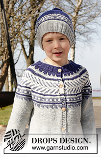 Little Adventure Jacket / DROPS Children 27-31 - Gilet tricoté de haut en bas, avec empiècement arrondi et jacquard, en DROPS Merino Extra Fine. Pour enfant, Du 3 au 12 ans