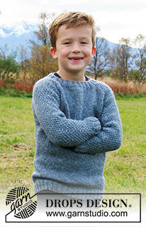 Blue August / DROPS Children 34-17 - Strikket genser til barn i DROPS Sky. Arbeidet strikkes ovenfra og ned med raglan og dobbel perlestrikk på ermene. Størrelse 2-12 år.