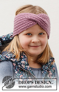 Lavender Laces / DROPS Children 40-28 - Bandeau pour enfant tricoté avec torsade, en DROPS Merino Extra Fine. Du 2 au 12 ans.