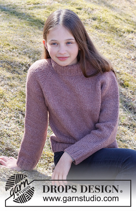 Lala Jumper / DROPS Children 40-6 - Prjónuð peysa fyrir börn úr DROPS Air. Stykkið er prjónað ofan frá og niður með laskalínu og tvöföldum kanti í hálsmáli. Stærð 2 – 12 ára.