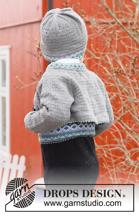 Hipp Hipp Hurra Jacket / DROPS Children 44-3 - Stickad kort kofta till baby och barn med raglan i DROPS BabyMerino. Arbetet stickas uppifrån och ner med nordiskt mönster. Storlek 6 månader – 6 år.