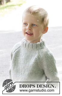 Sea Salt / DROPS Children 47-10 - Gebreide trui voor kinderen in DROPS Alaska. Het werk wordt van boven naar beneden gebreid met raglan en dubbele halsrand. Maten 2 – 12 jaar.