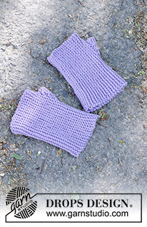 Wisteria Wrist Warmers / DROPS Children 47-21 - Strikkede pulsvanter til børn i DROPS BabyMerino. Arbejdet strikkes frem og tilbage i retstrik. Størrelse 2 - 12 år.