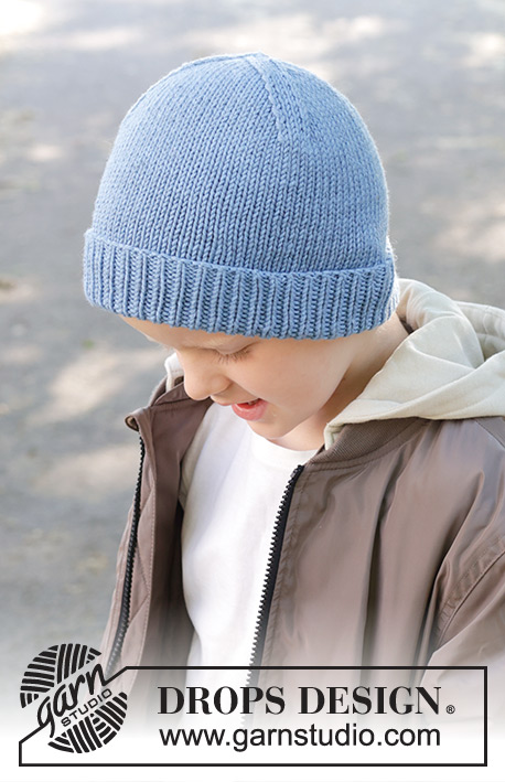 Bright Sky Hat / DROPS Children 47-26 - Gebreide muts voor kinderen in DROPS Big Merino. Het werk wordt van onder naar boven gebreid, met tricotsteek en een rand. Maten 2 - 12 jaar.