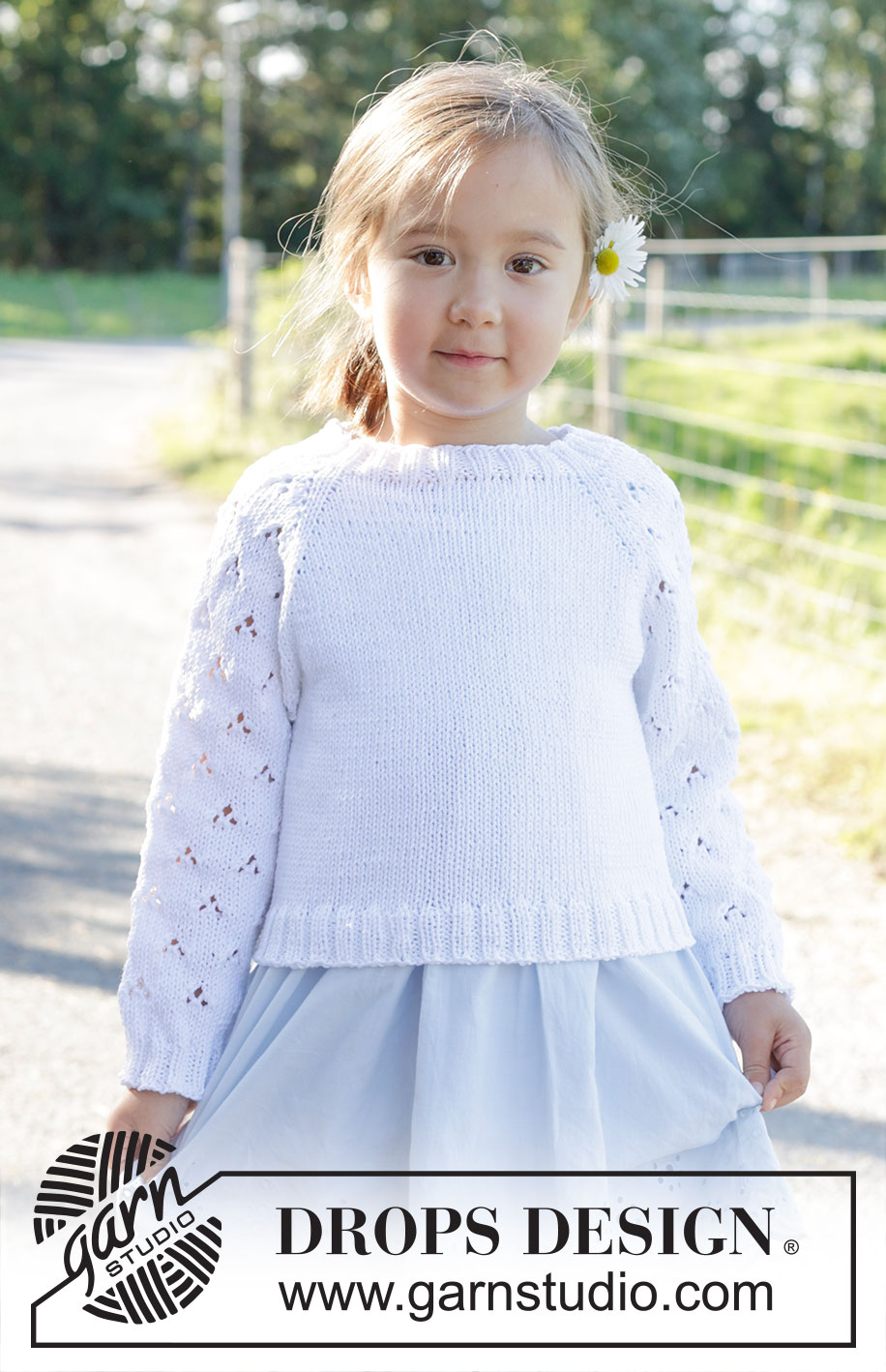 Daisy Fields / DROPS Children 48-1 - Strikket genser til barn med raglan i DROPS Muskat. Arbeidet er strikket ovenfra og ned med hullmønster på ermene. Størrelse 2 – 12 år.