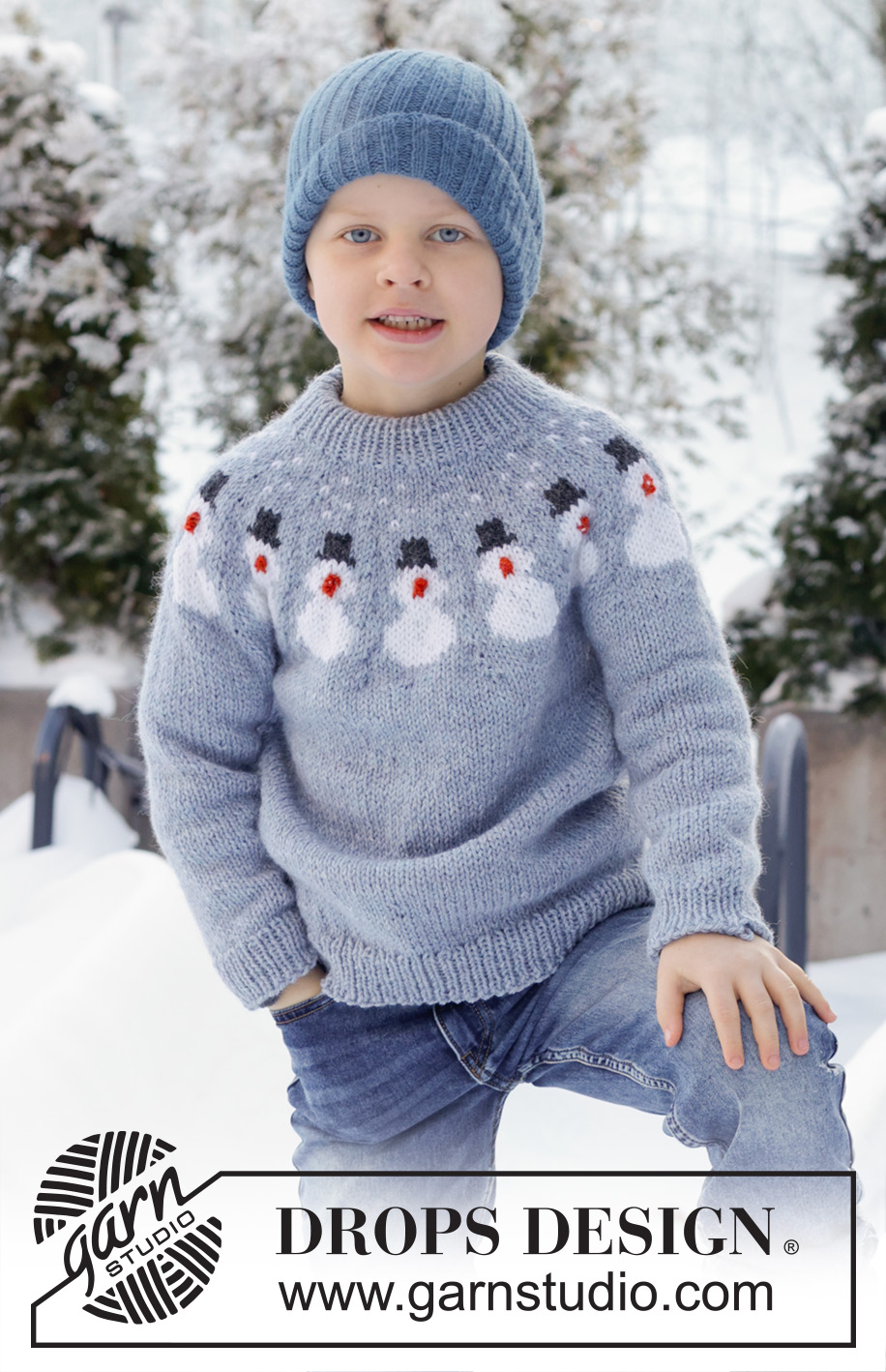 Snowman Magic / DROPS Children 48-14 - Gestrickter Pullover für Kinder in DROPS Nepal. Die Arbeit wird von oben nach unten mit Rundpasse, Schneemännern und doppelter Halsblende gestrickt. Größe 2 - 14 Jahre. Thema: Weihnachten.