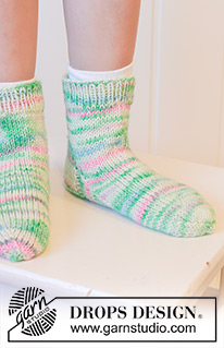 Watermelon Socks / DROPS Children 48-19 - Chaussettes courtes tricotées pour enfant, en jersey, en DROPS Fiesta. Du 24 au 43.