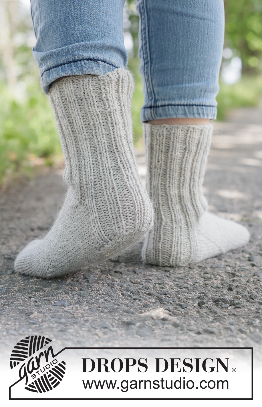 Pebble Play Socks / DROPS Children 48-23 - Knitted socks for children in DROPS Nord. The piece is worked top down, with rib. Sizes 24 - 43.