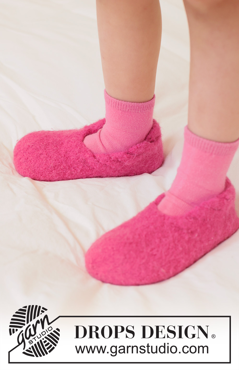 Rosey Sleigh Slippers / DROPS Children 48-24 - Knitted and felted slippers for children in DROPS Nepal. Sizes 24 - 43.