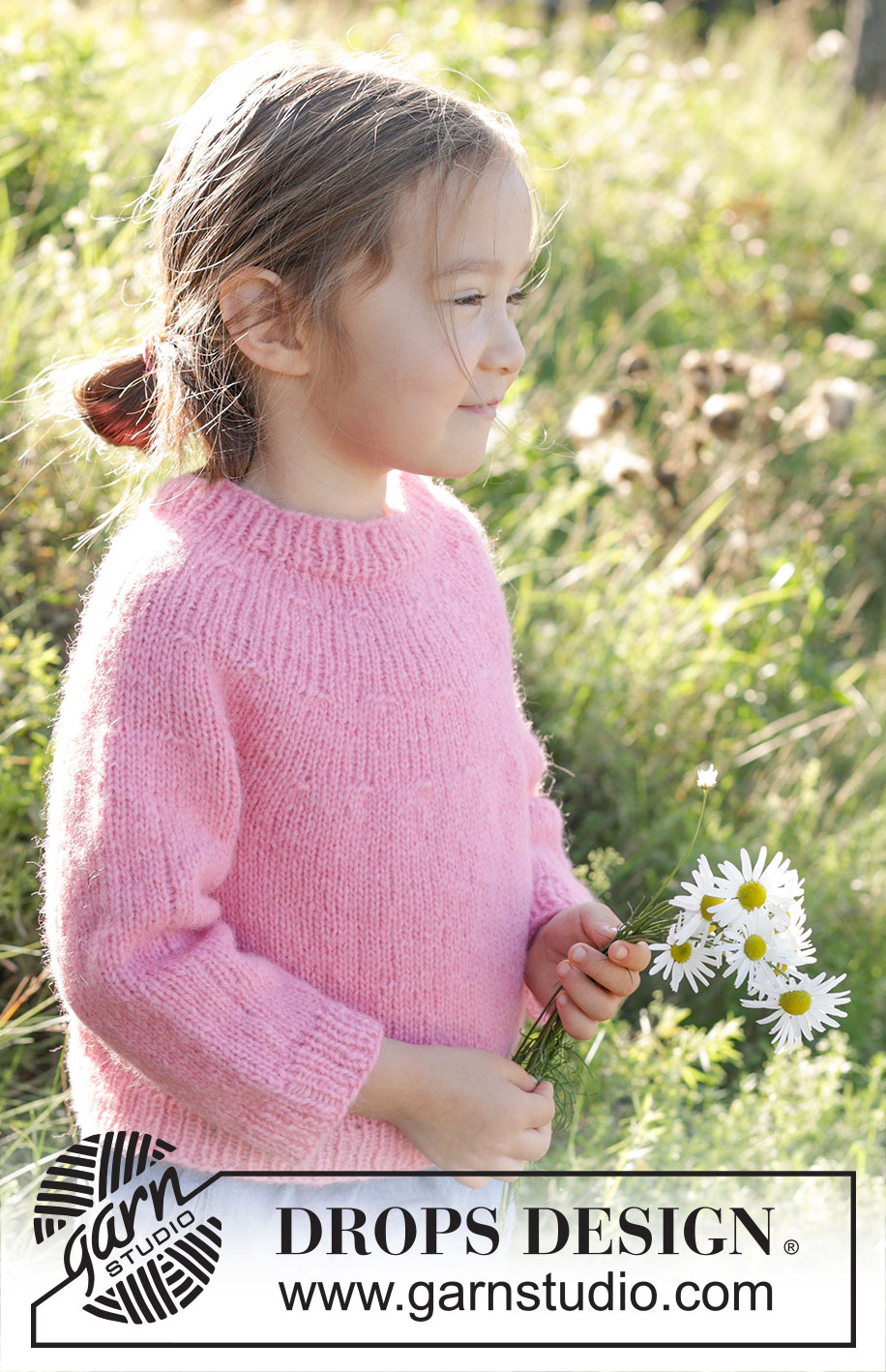 Bright Strawberry Sweater / DROPS Children 48-6 - Strikket bluse til børn i DROPS Air. Arbejdet strikkes oppefra og ned med rundt bærestykke. Størrelse 3 – 14 år.