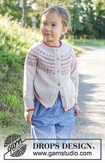 Berries & Dreams Cardigan / DROPS Children 48-9 - Cardigan per bambini lavorato ai ferri in DROPS Sky. Lavorato dall’alto in basso con sprone rotondo e motivo nordico. Taglie: 2 – 12 anni.