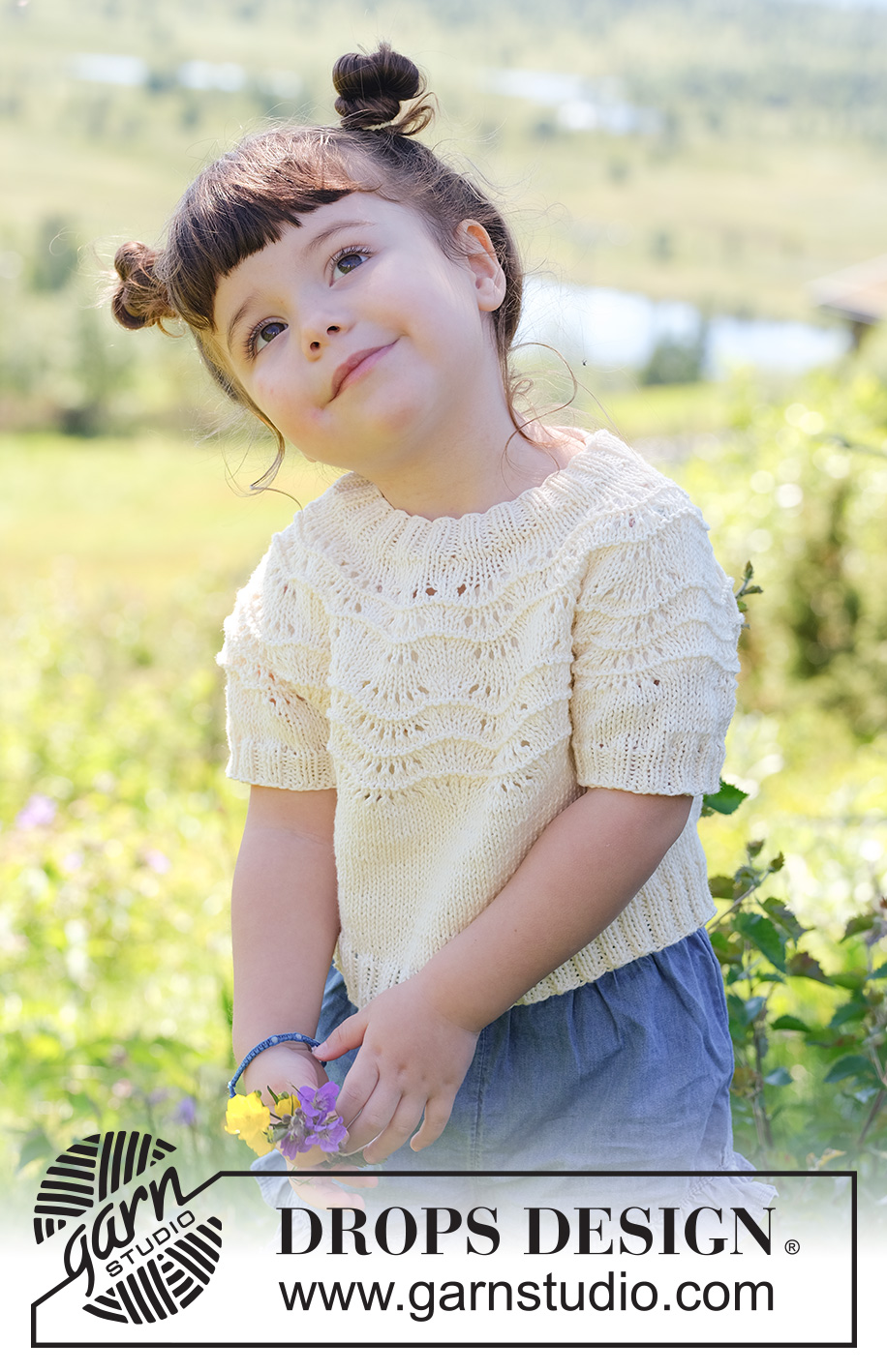 Marshmallow Morning / DROPS Children 49-1 - Stickad, kort tröja till barn i DROPS Safran eller DROPS BabyMerino. Arbetet stickas uppifrån och ner med runt ok och vågmönster. Storlek 2 – 12 år.