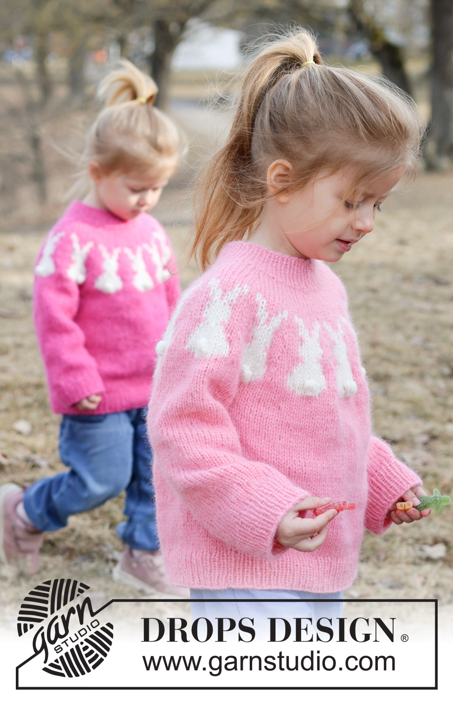 Bunny Bloom / DROPS Children 49-13 - Gebreide trui voor kinderen in DROPS Air. Het werk wordt van boven naar beneden gebreid met ronde pas, veelkleurig patroon en Paashaas. Maten 2 - 14 jaar. Thema: Pasen.