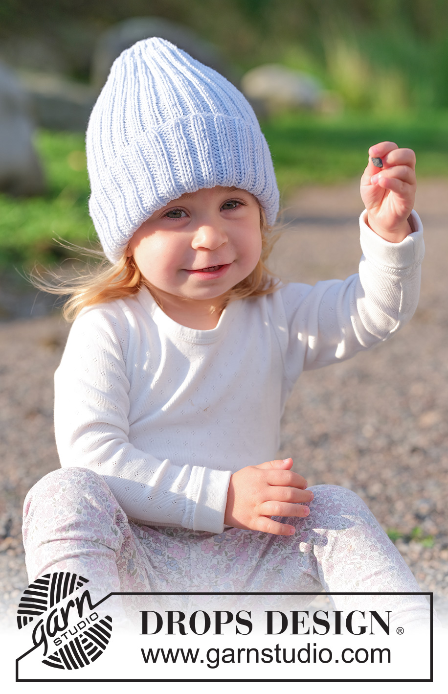 Little Could Hat / DROPS Children 49-24 - Gebreide muts voor baby’s en kinderen in DROPS BabyMerino. Het werk wordt van onder naar boven gebreid in boordsteek. Maten 2 - 14 jaar.
