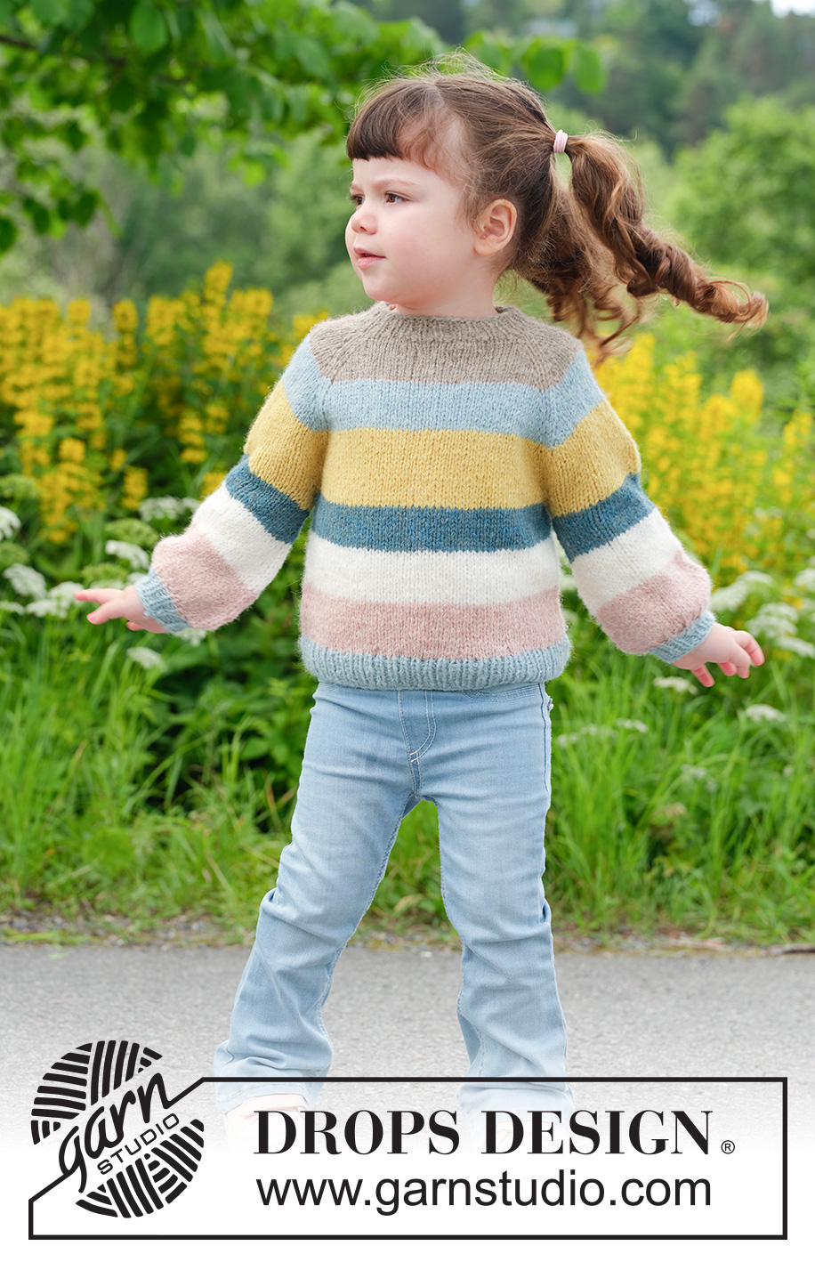 Happy Hue Sweater / DROPS Children 49-5 - Stickad tröja till barn i DROPS Sky. Arbetet stickas uppifrån och ner med raglan och ränder. Storlek 2 - 12 år.