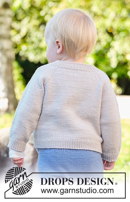 Gentle Day Sweater / DROPS Children 49-7 - Jersey a punto para niños en DROPS Merino Extra Fine. La labor está realizada en punto jersey, de arriba abajo con raglán. Tallas 2-14 años.