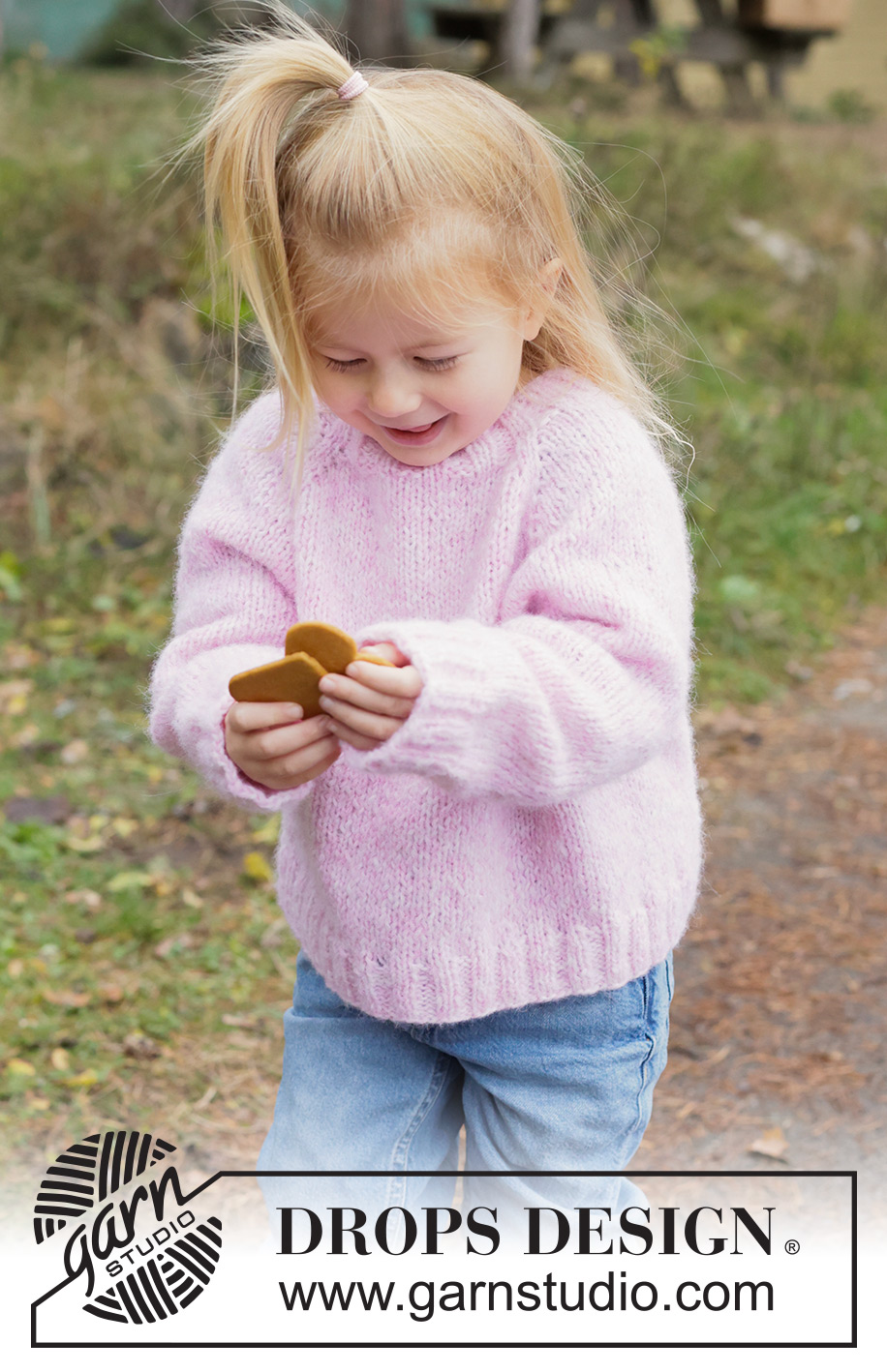 Magic Mist Sweater / DROPS Children 50-10 - Kötött pulóver gyerekeknek DROPS Air fonalból. A darabot fentről lefelé irányban készítjük harisnyakötéssel és raglán szabásvonallal. 2 - 14 éveseknek való méretekben