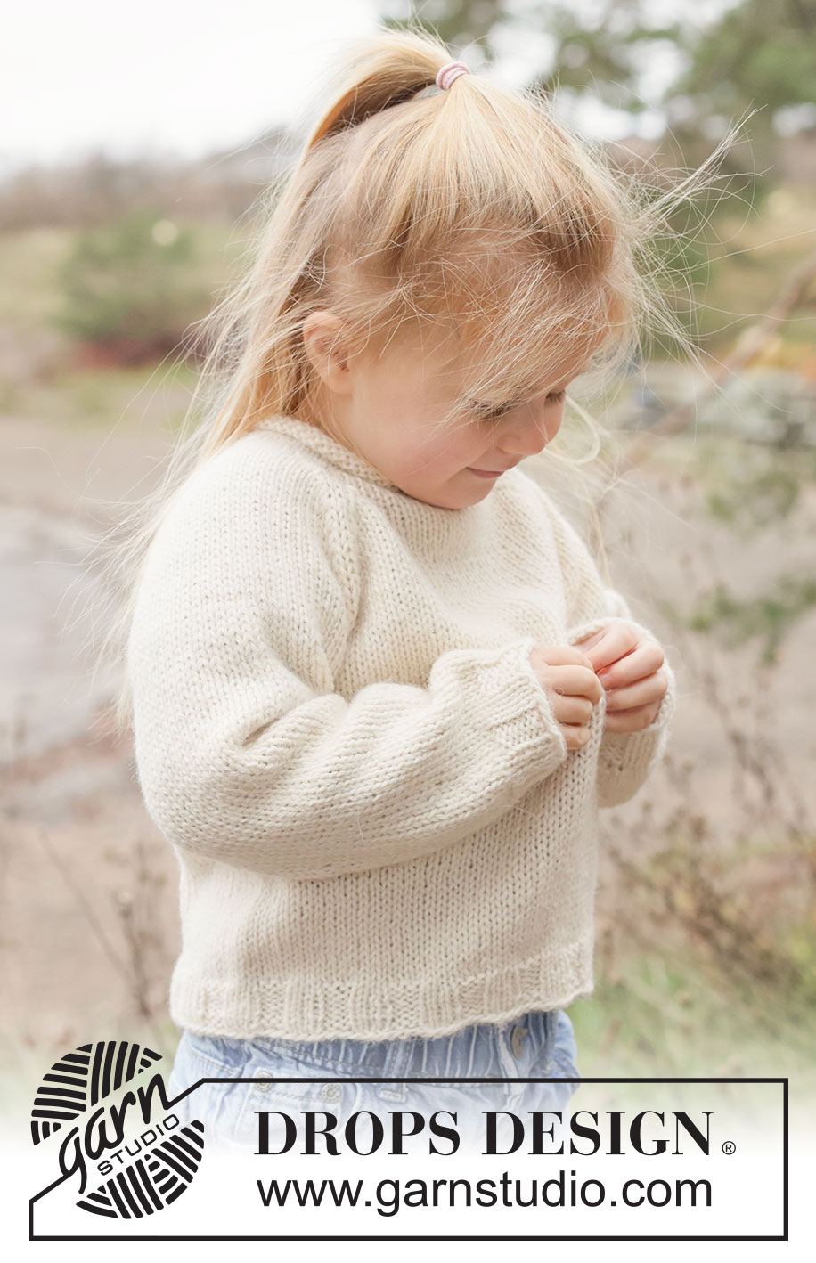 Little Snow Sweater / DROPS Children 50-19 - Kötött pulóver gyerekeknek 2 szál DROPS Alpaca fonalból. A darabot fentről lefelé irányban készítjük, harisnyakötéssel, raglán szabásvonallal és a nyakán pöndörödő széllel 2 - 14 éveseknek való méretekben