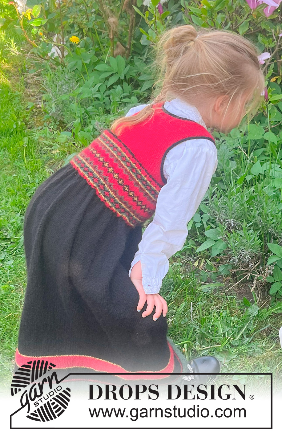 Tiny Traditions / DROPS Children 50-24 - Dětské a baby šaty ke slavnostním příležitostem s norským vzorem pletené shora dolů z příze DROPS Alpaca. Velikost 6 měsíců – 6 let.