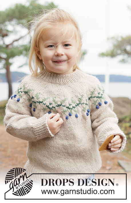 Blue Holly Sweater / DROPS Children 50-4 - Kötött pulóver gyerekeknek DROPS Nepal fonalból. A darabot fentről lefelé irányban készítjük- kerek vállrésszel és színes, bogyós mintával. 2 - 14 éveseknek való méretekben
