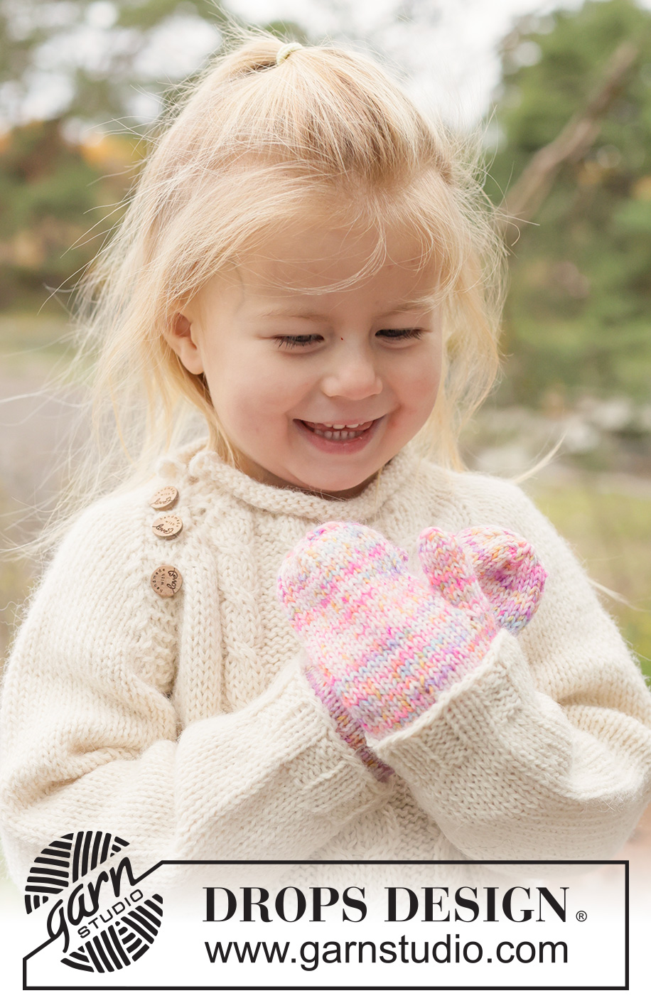 Fairy Flurry Mittens / DROPS Children 50-6 - Knitted mittens for children in DROPS Fiesta. Sizes 2 - 14 years.