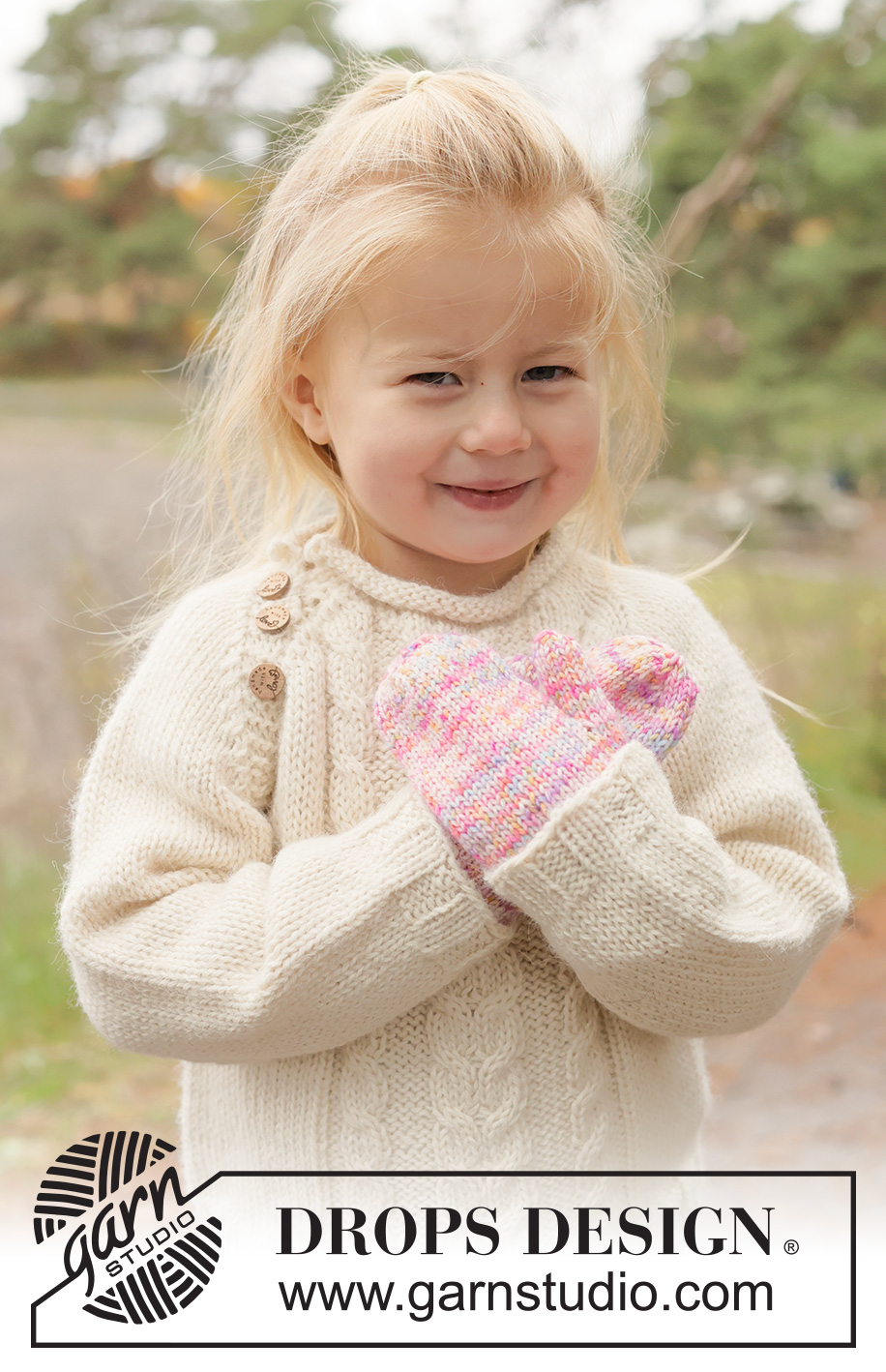 Fairy Flurry Mittens / DROPS Children 50-6 - Knitted mittens for children in DROPS Fiesta. Sizes 2 - 14 years.