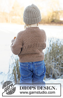 Woodland Wander Sweater / DROPS Children 50-9 - Pull et bonnet tricotés pour enfant en DROPS Lima. Le pull se tricote de haut en bas, avec épaules européennes / épaules biaisées et point fantaisie relief. Le bonnet se tricote en rond, en côtes. Du 2 au 14 ans.