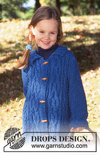 Blushing Bluebell / DROPS Children 9-22 - Strikket lang marine jakke med fletter i DROPS Den-M-nit, eller DROPS Muskat eller DROPS Daisy