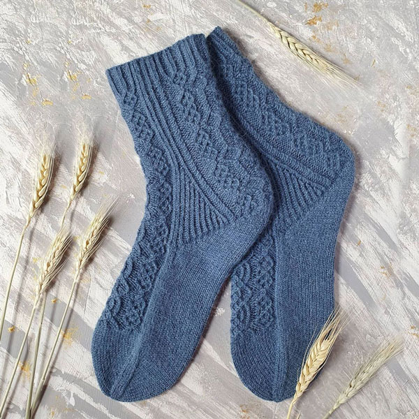 20210717-girlknits.jpg