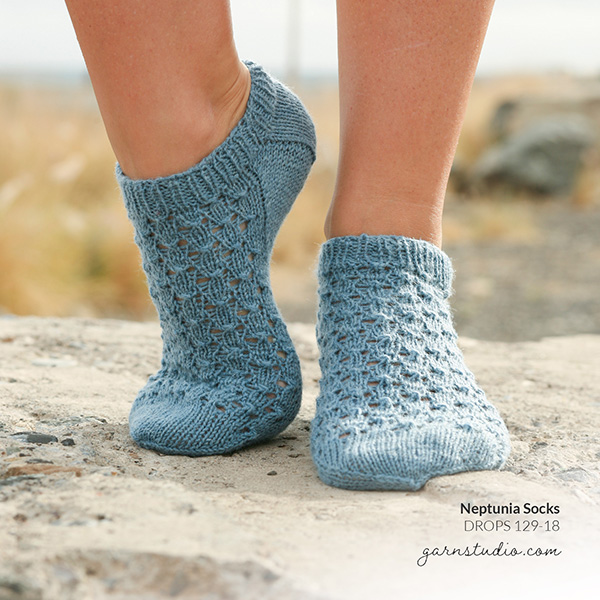 202205-short-socks.jpg