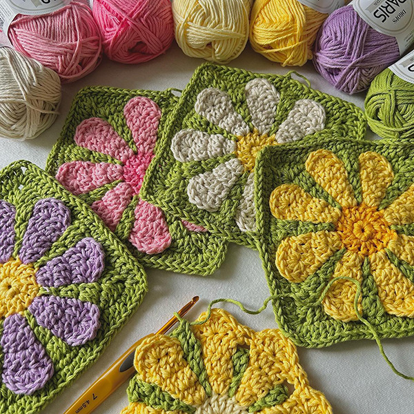 20240222-sunflowerandcrochet.jpg