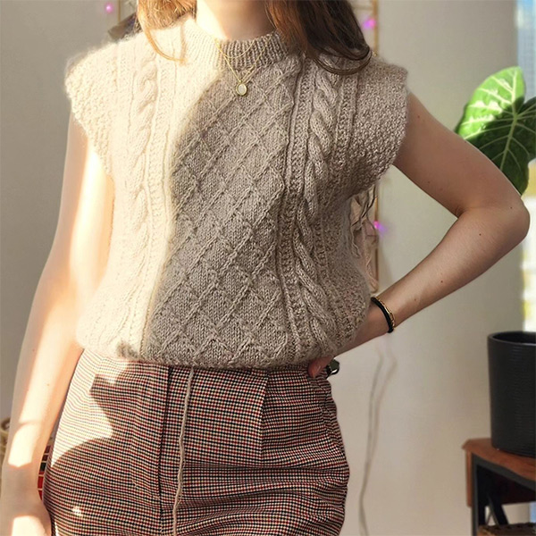 20241019-knittingwitheve.jpg