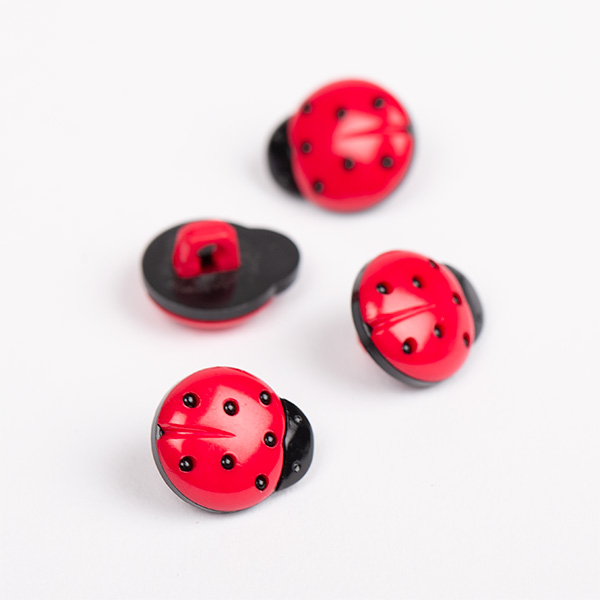 DROPS Knappar Nyckelpiga No. 550 isometric