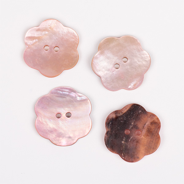 DROPS Buttons Flower (blush) no. 602