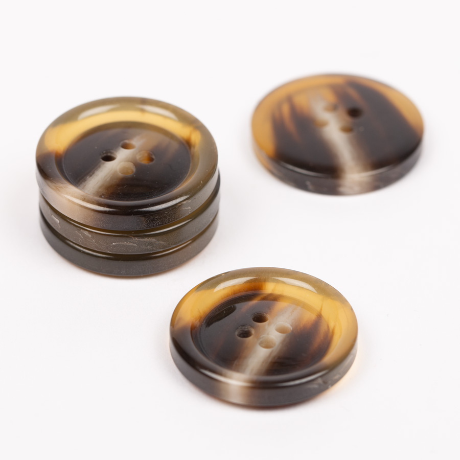 DROPS Knappar Imiterat horn (karamell) No. 711 isometric