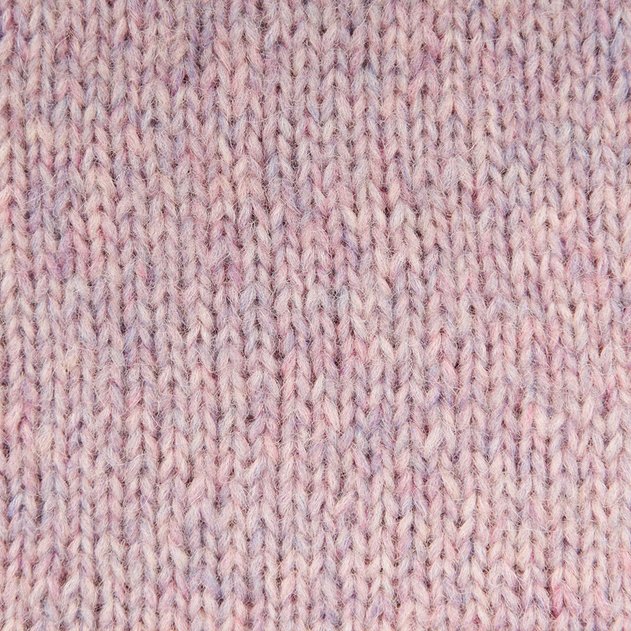 Zoomed sample of DROPS Air before felting