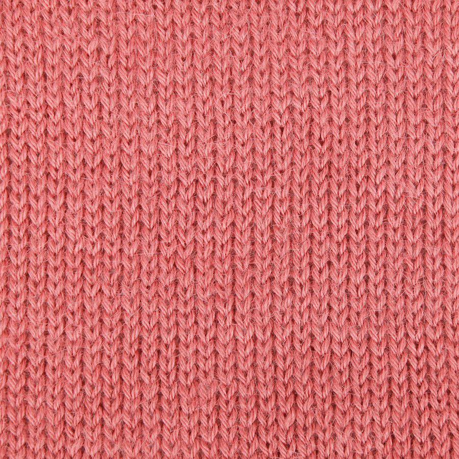 Zoomed sample of DROPS Puna before felting