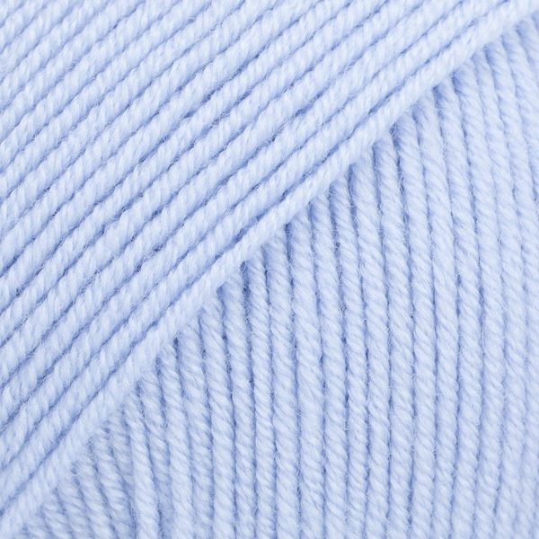 DROPS Baby Merino uni colour 24, licht hemelblauw