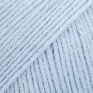 DROPS Fabel uni colour 117, lichtblauw