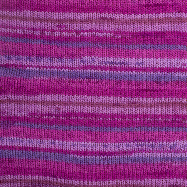 DROPS Fabel print 330, jagodowe marzenie